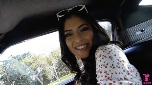 Met Latina Babe From Parking Lot Gets Fucked in My Mustang ’67